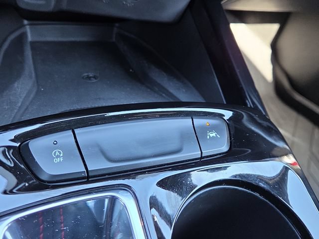 Used 2024 Chevrolet Trax RS w/ Sunroof Package FWD image 15