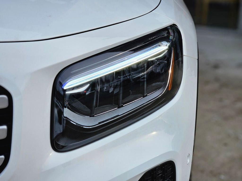 New 2026 Mercedes-Benz GLB 250 4MATIC image 10