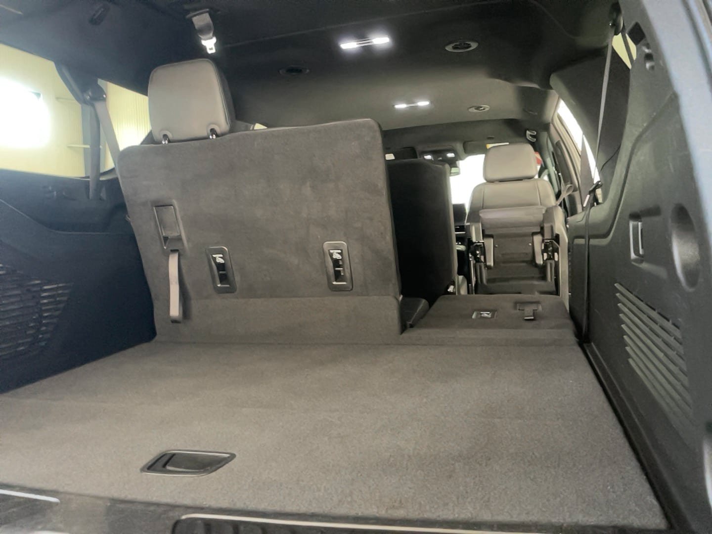 Used 2024 Chevrolet Suburban LT AWD/4WD image 21