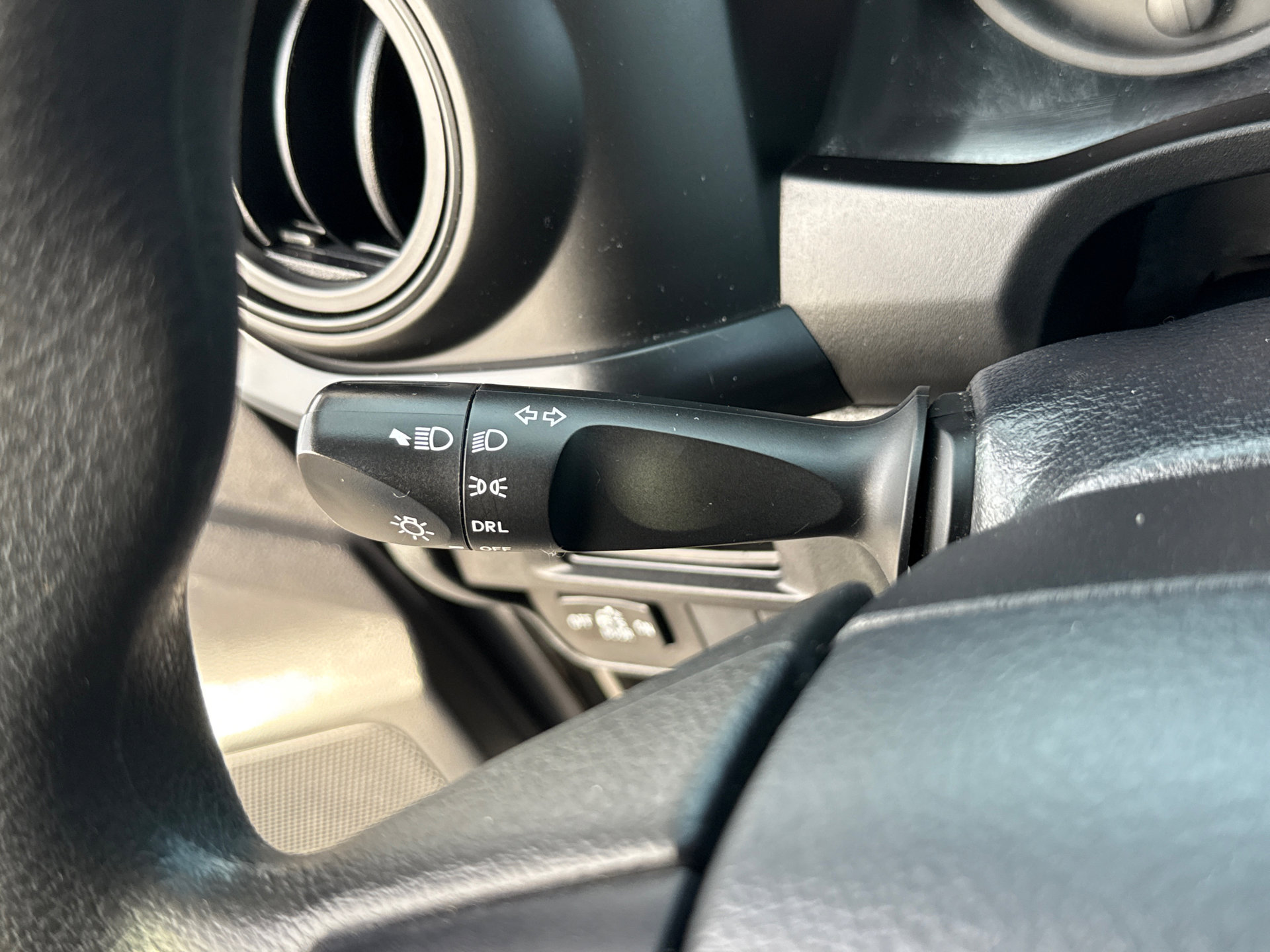 Used 2019 Toyota Tacoma SR w/ SR Convenience Package RWD image 31