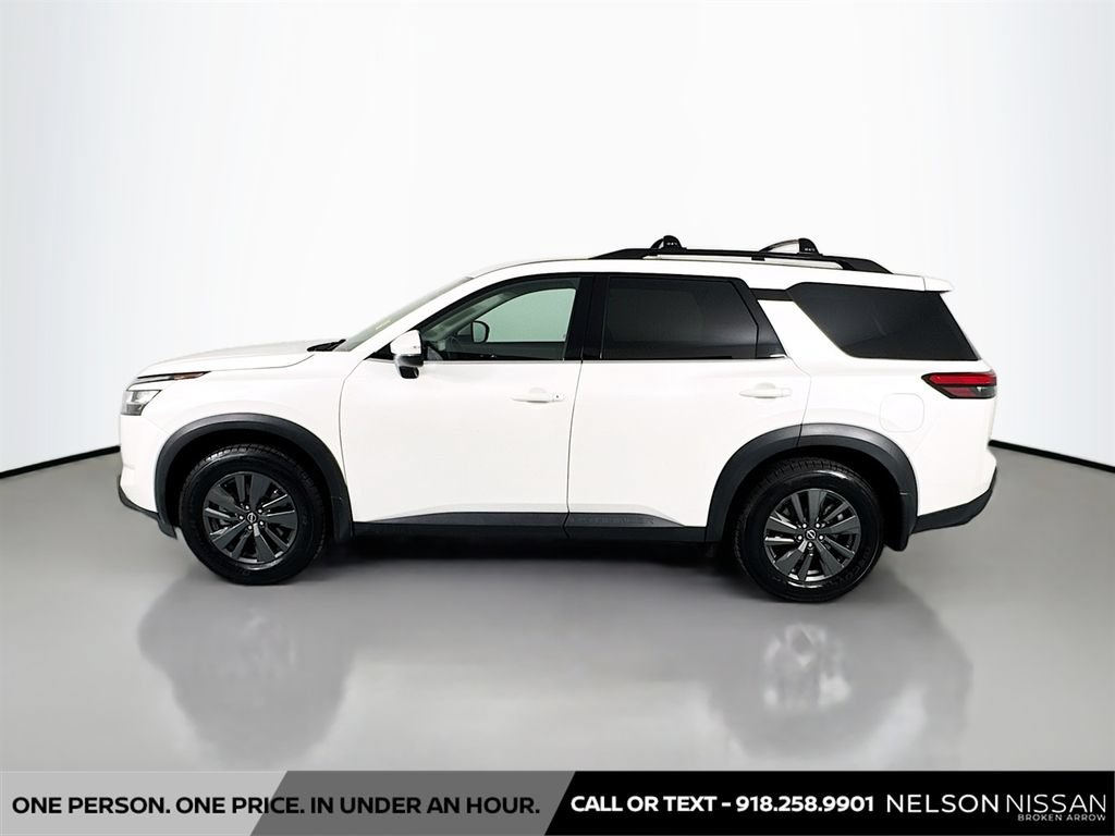 Used 2022 Nissan Pathfinder SV FWD image 8