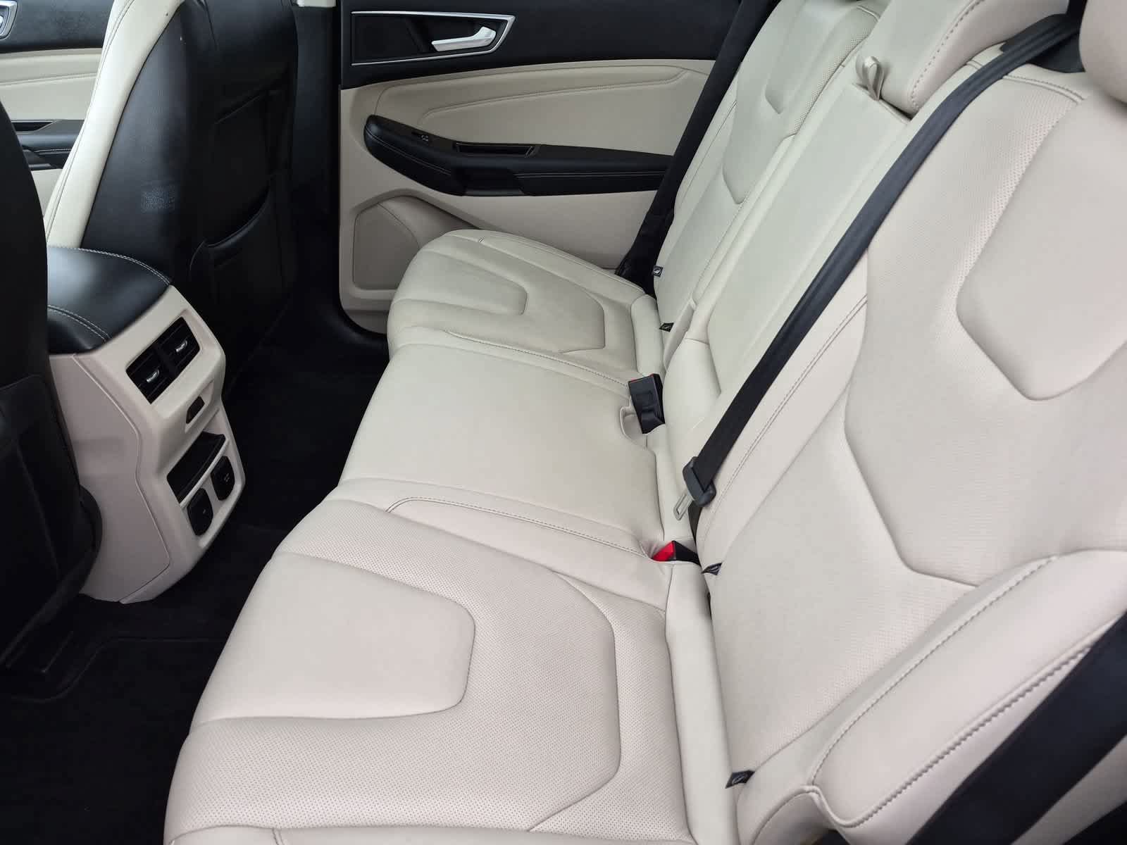 Used 2017 Ford Edge Titanium w/ Equipment Group 302A AWD/4WD image 20