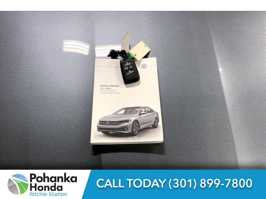 Used 2023 Volkswagen Jetta SE image 11