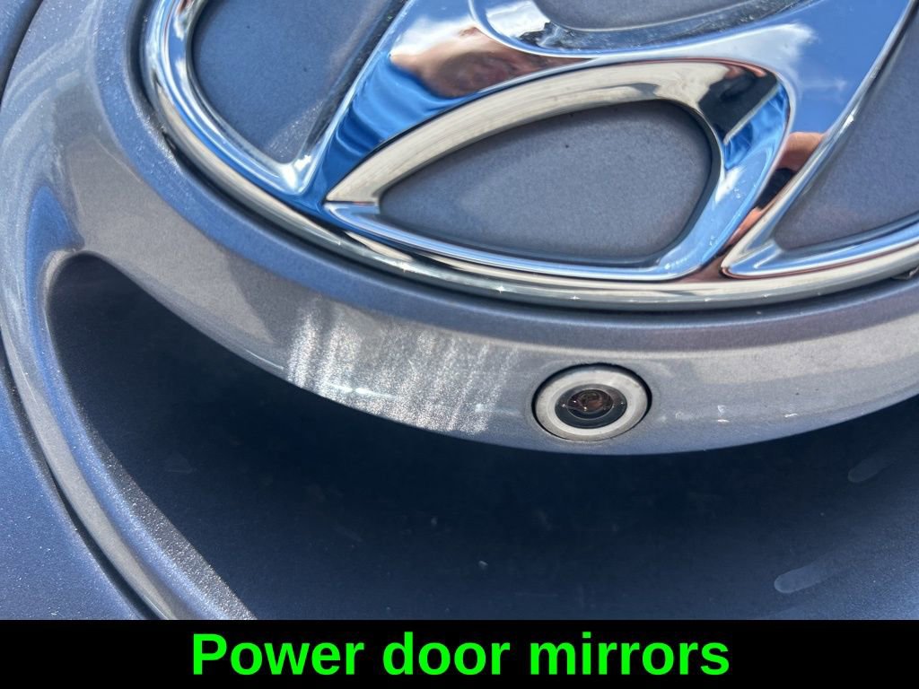 Used 2017 Hyundai Veloster image 21