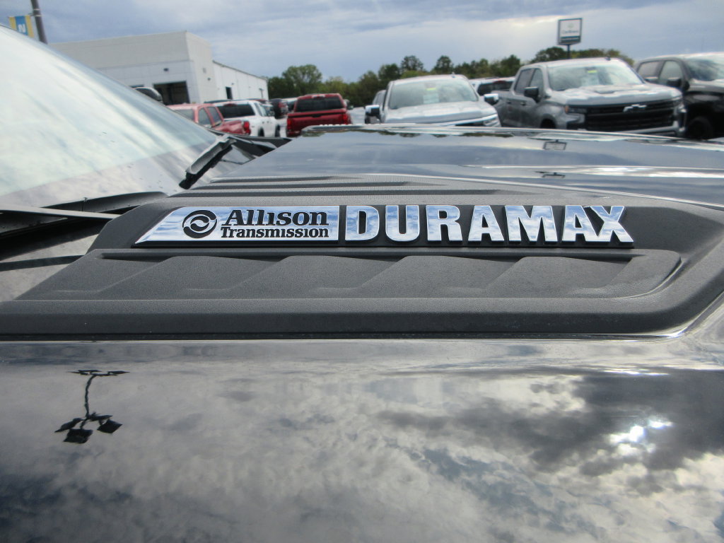 Certified 2024 Chevrolet Silverado 2500 LT w/ Midnight Edition AWD/4WD image 10