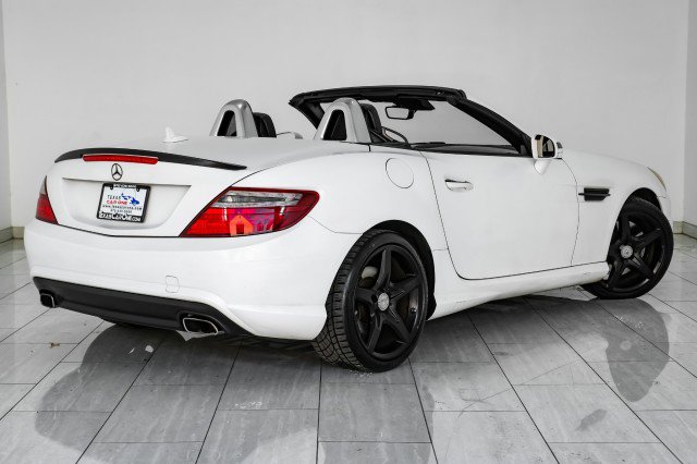 Used 2014 Mercedes-Benz SLK 250 image 8