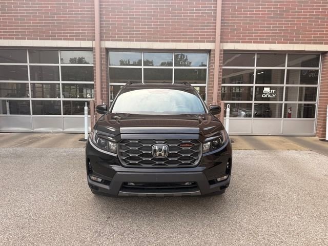 Used 2023 Honda Passport TrailSport image 3