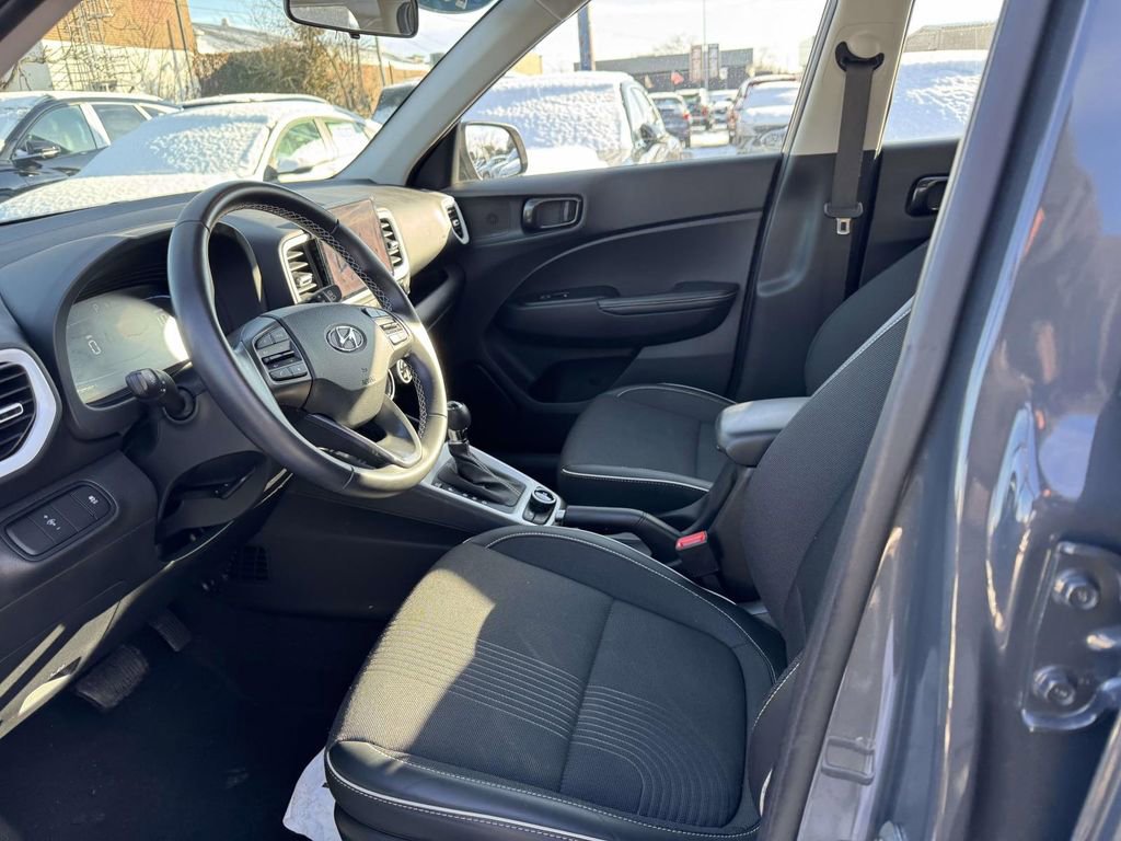 Certified 2024 Hyundai Venue Limited image 13