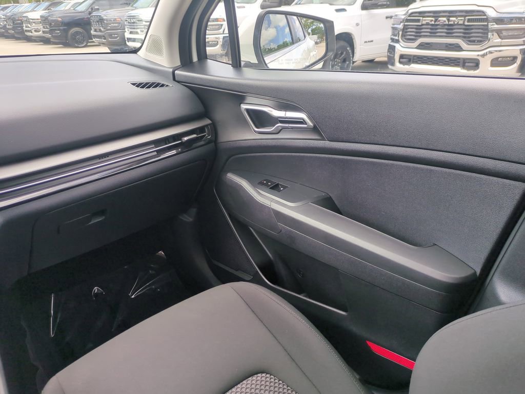 Used 2026 Kia Sportage LX image 18
