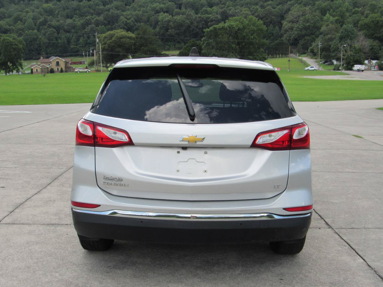 Used 2020 Chevrolet Equinox LT w/ Driver Convenience Package FWD image 9