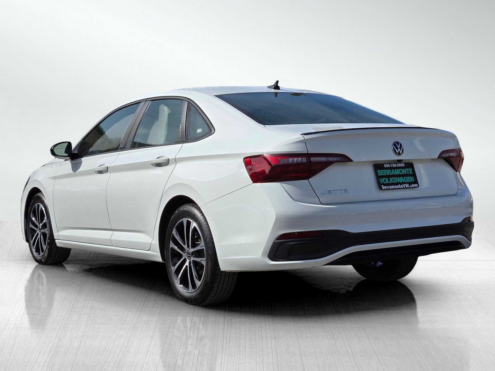Used 2024 Volkswagen Jetta Sport image 6