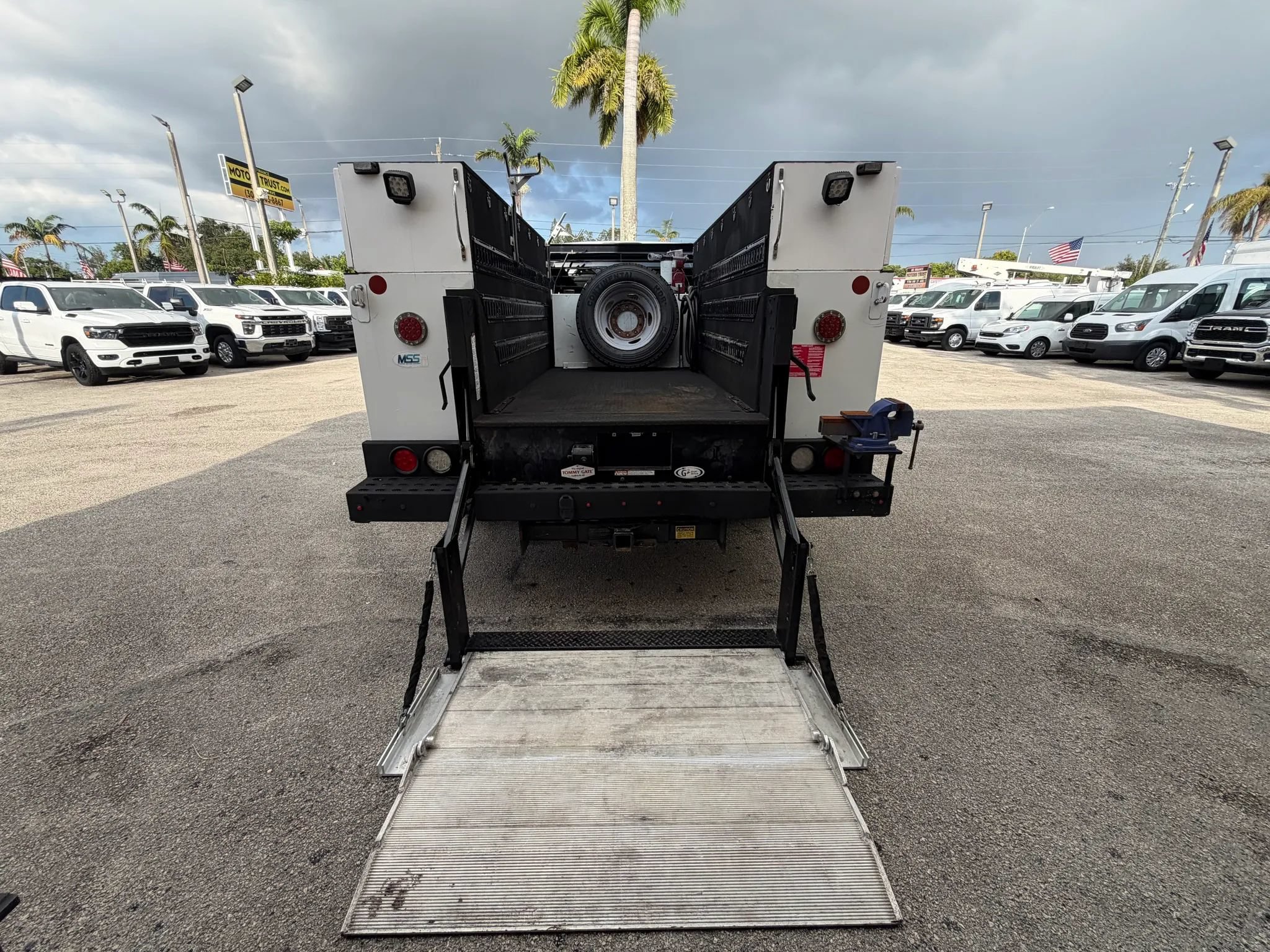 Used 2019 Ford F450 XL w/ Power Equipment Group AWD/4WD image 6