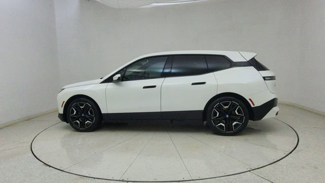 Used 2024 BMW iX xDrive50 w/ Premium Package AWD/4WD image 60