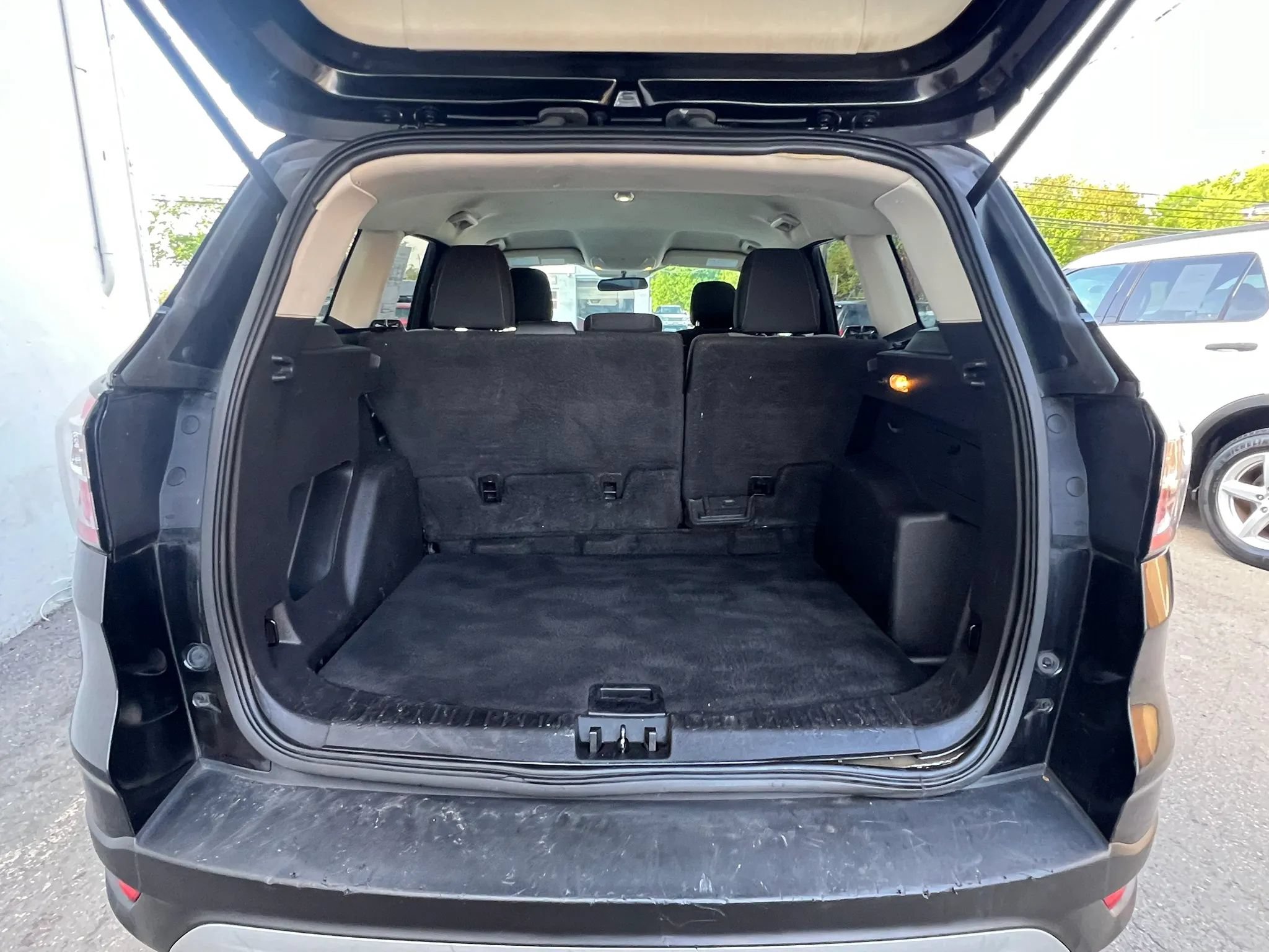 Used 2018 Ford Escape SE FWD image 10