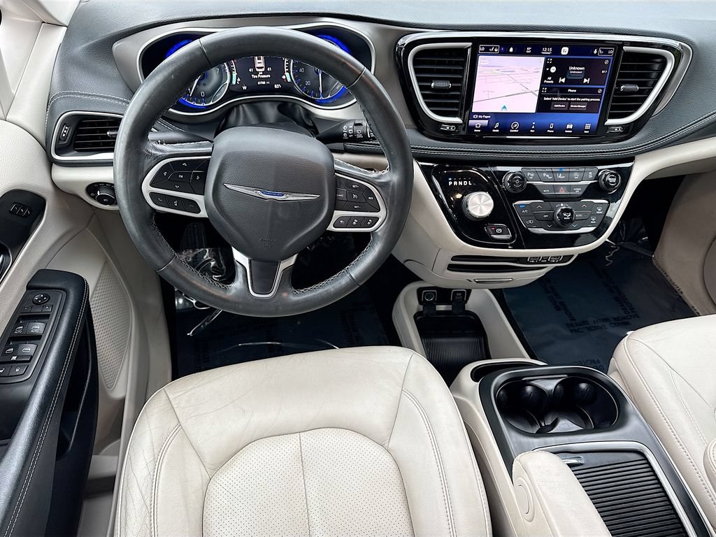 Used 2021 Chrysler Pacifica Touring-L w/ Premium & Safety Sphere Group FWD image 17