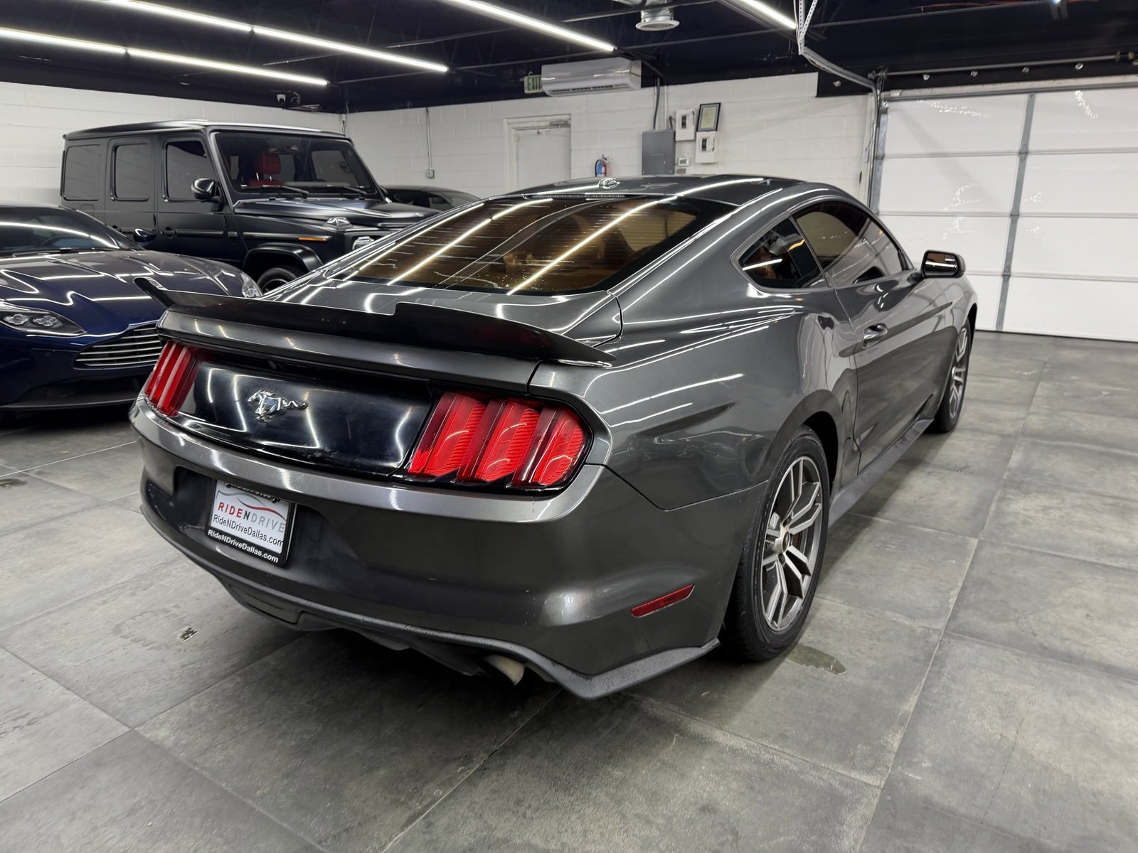 Used 2017 Ford Mustang Premium image 7