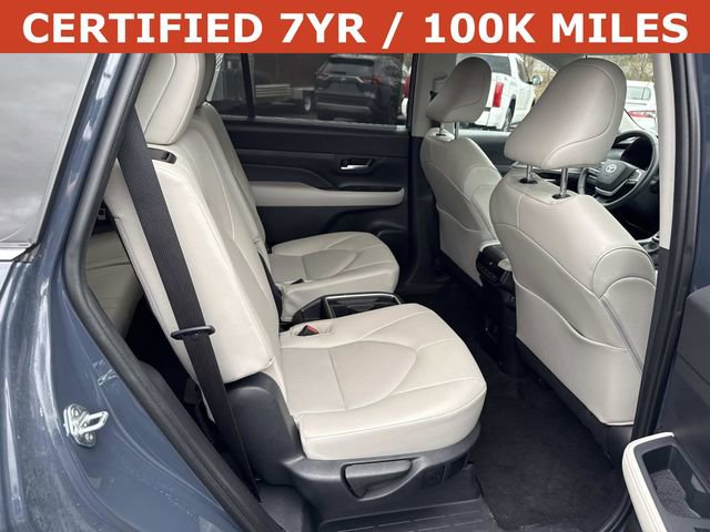 Used 2025 Toyota Grand Highlander XLE image 11