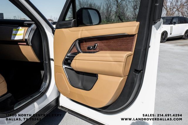 New 2026 Land Rover Range Rover Long Wheelbase SE image 44