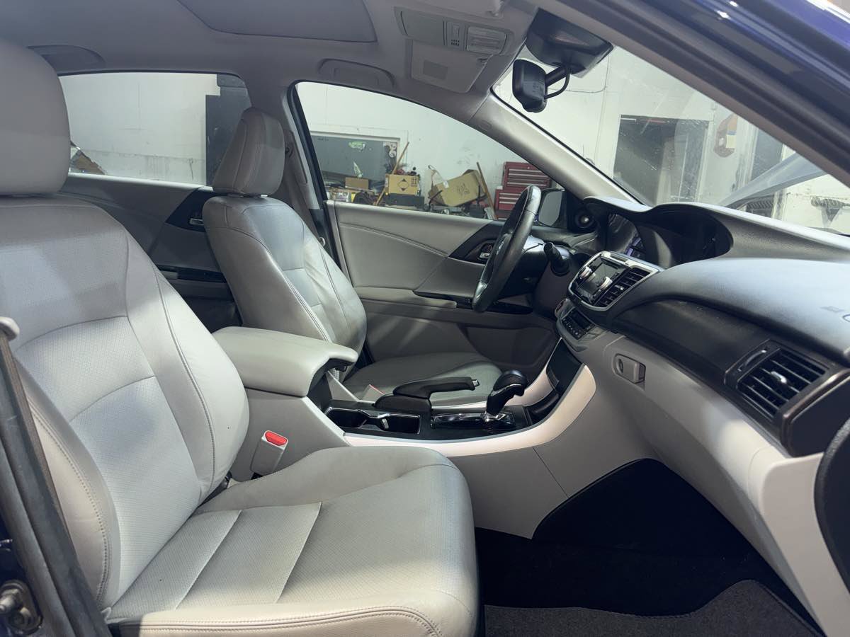 Used 2015 Honda Accord EX-L image 29