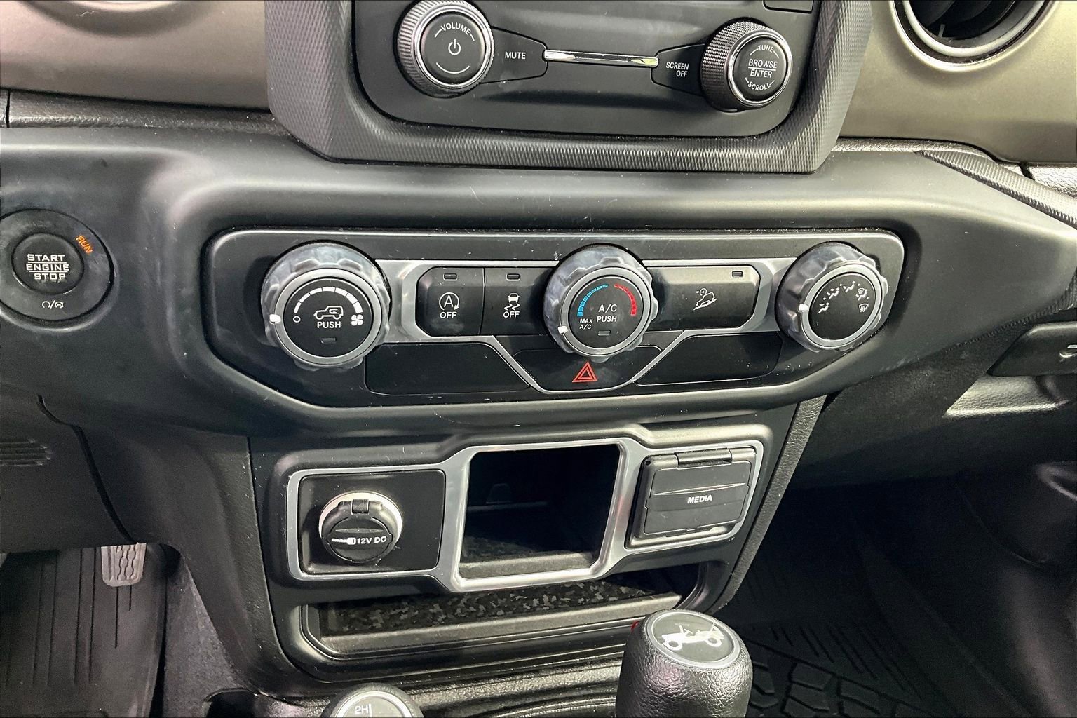 Used 2018 Jeep Wrangler Unlimited Sport image 15