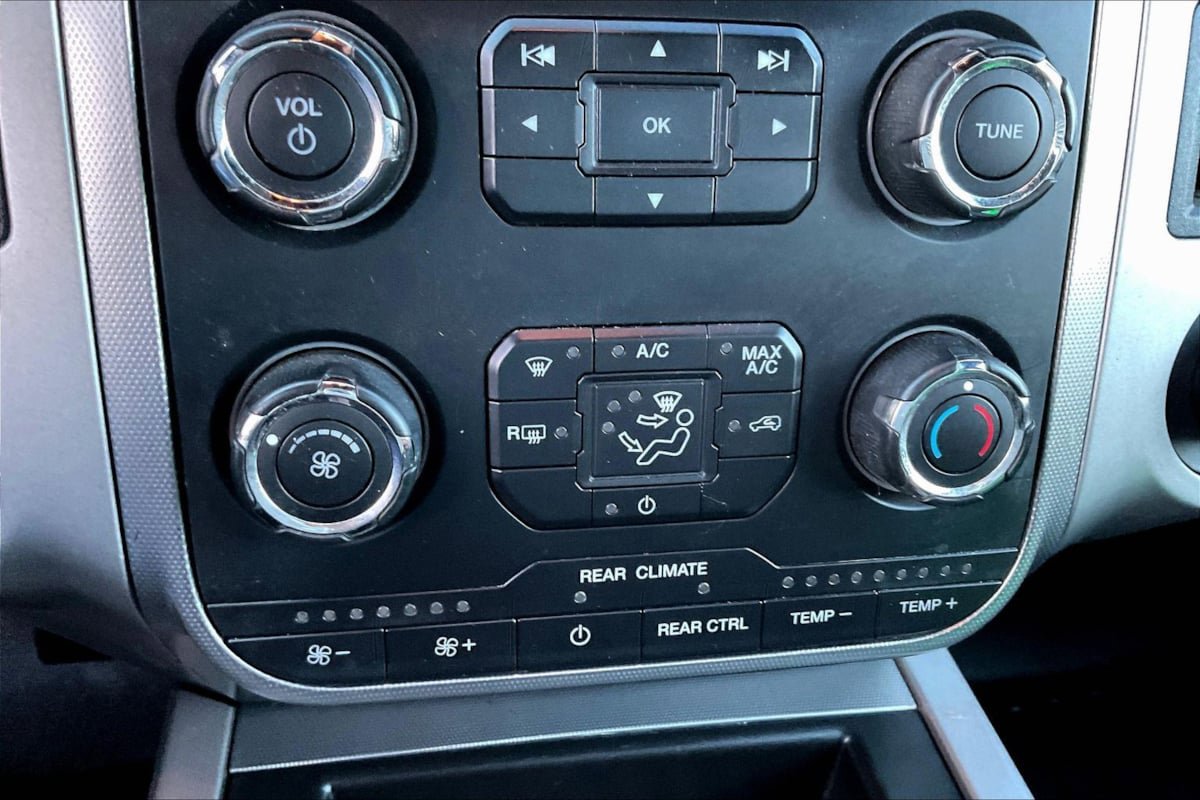 Used 2016 Ford Expedition EL XLT image 15
