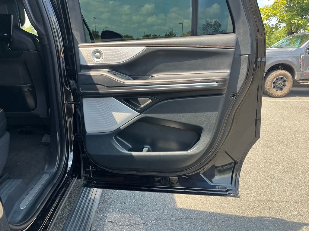 Certified 2025 Lincoln Navigator L Black Label AWD/4WD image 25