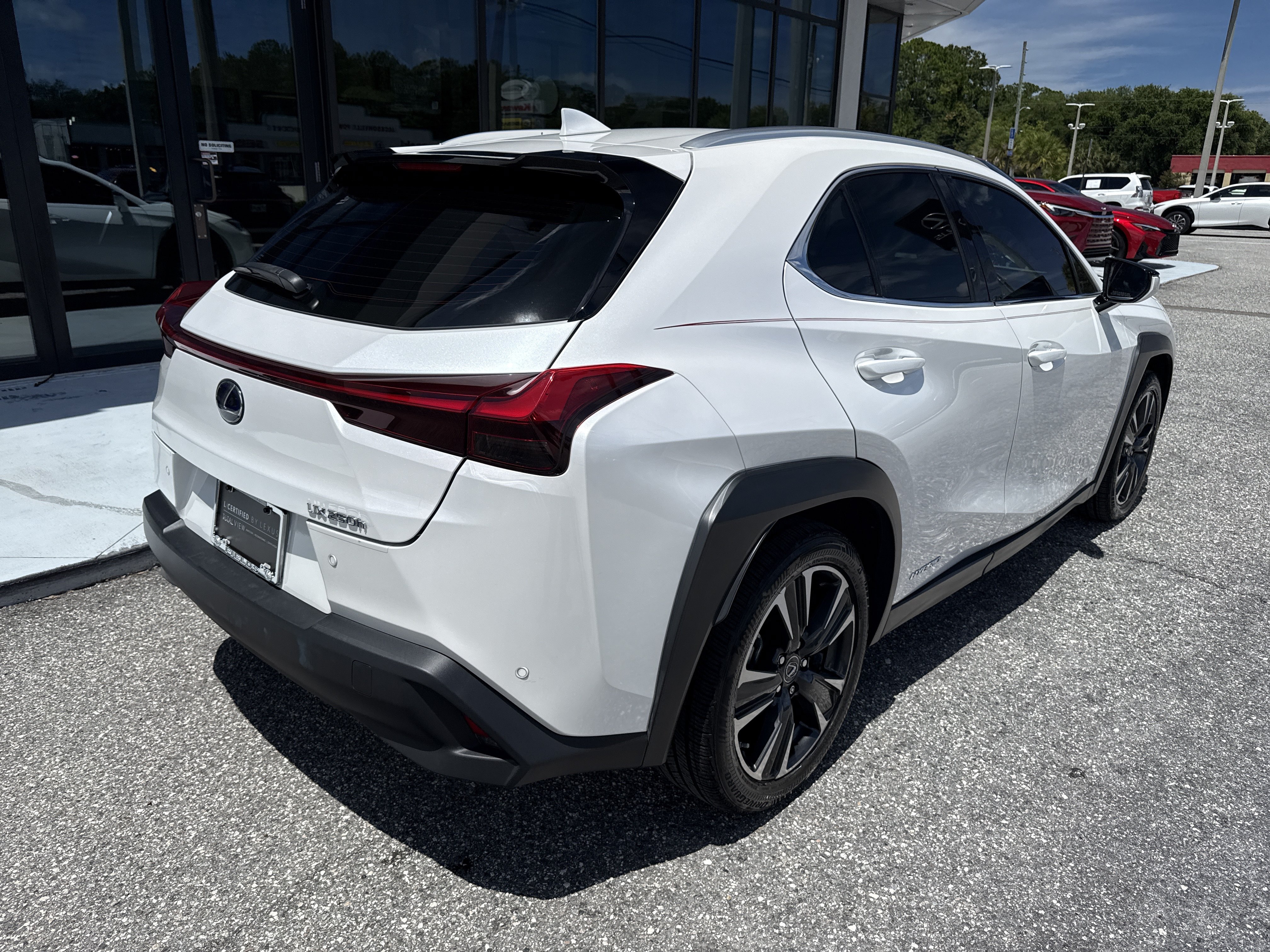 Certified 2020 Lexus UX 250h w/ Premium Package AWD/4WD image 4