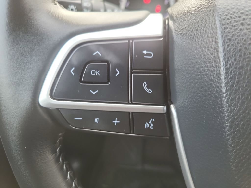 Used 2023 Toyota Highlander LE image 17