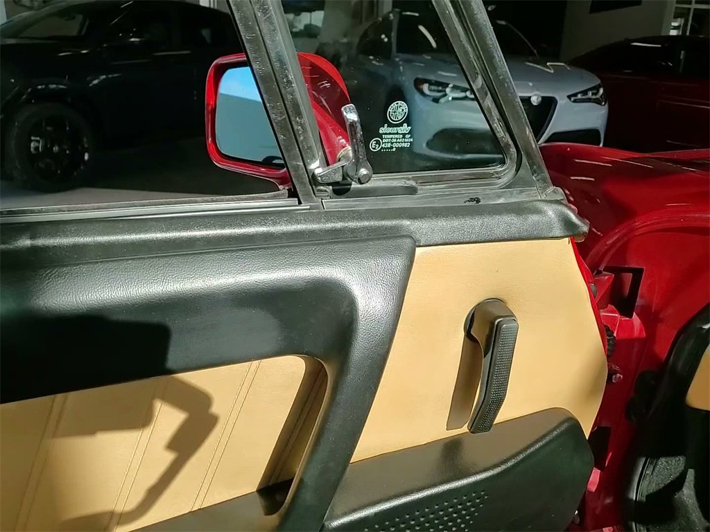 Used 1991 Alfa Romeo Spider Veloce image 16