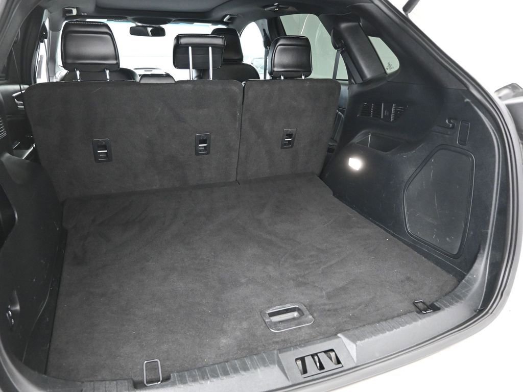 Used 2020 Ford Edge ST w/ Equipment Group 401A image 9