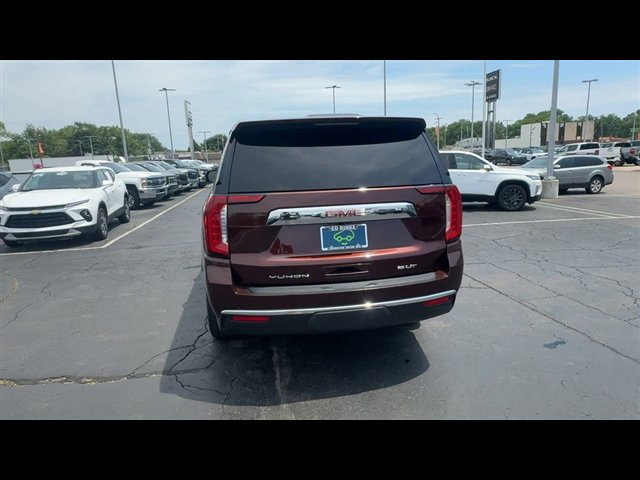 Certified 2023 GMC Yukon XL SLT w/ SLT Premium Package AWD/4WD image 7