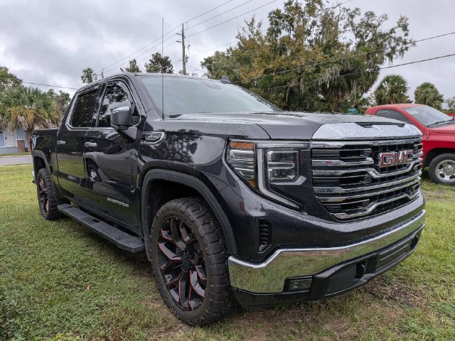 Used 2024 GMC Sierra 1500 SLT AWD/4WD image 4