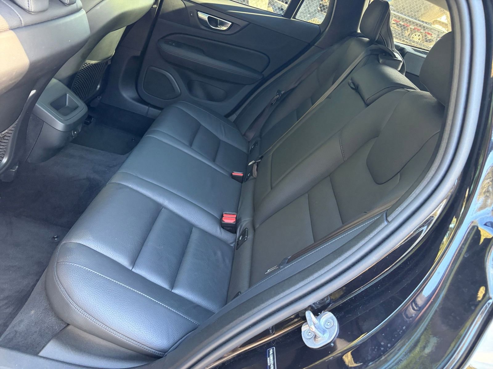 Used 2025 Volvo V60 B5 Cross Country Plus image 30