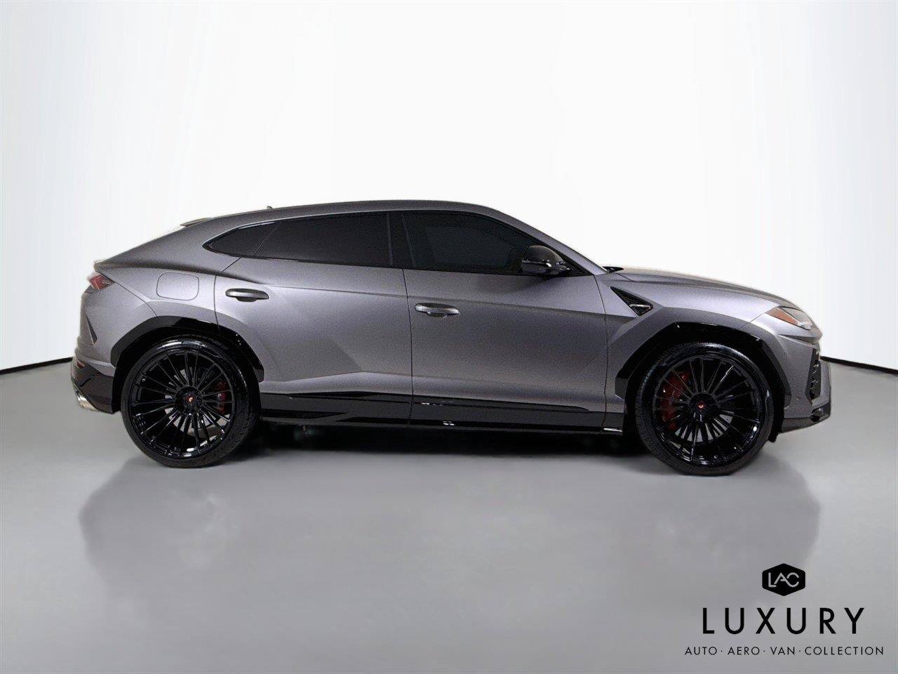 Used 2022 Lamborghini Urus AWD/4WD image 4