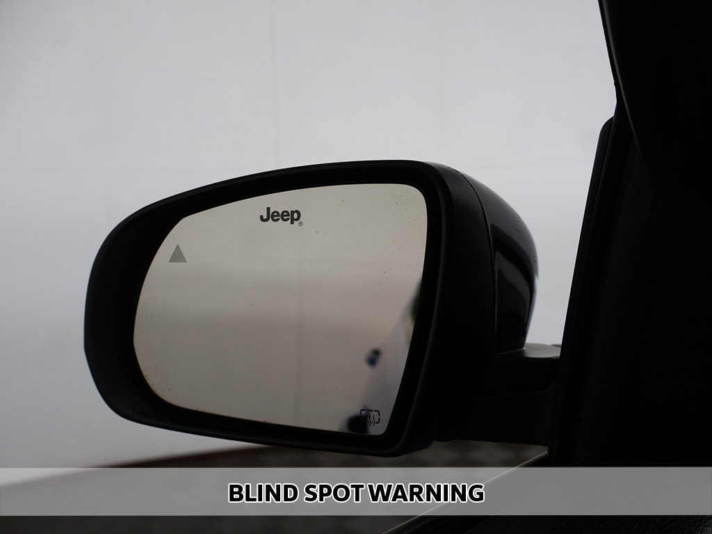 Used 2023 Jeep Compass Limited w/ Elite Group AWD/4WD image 5