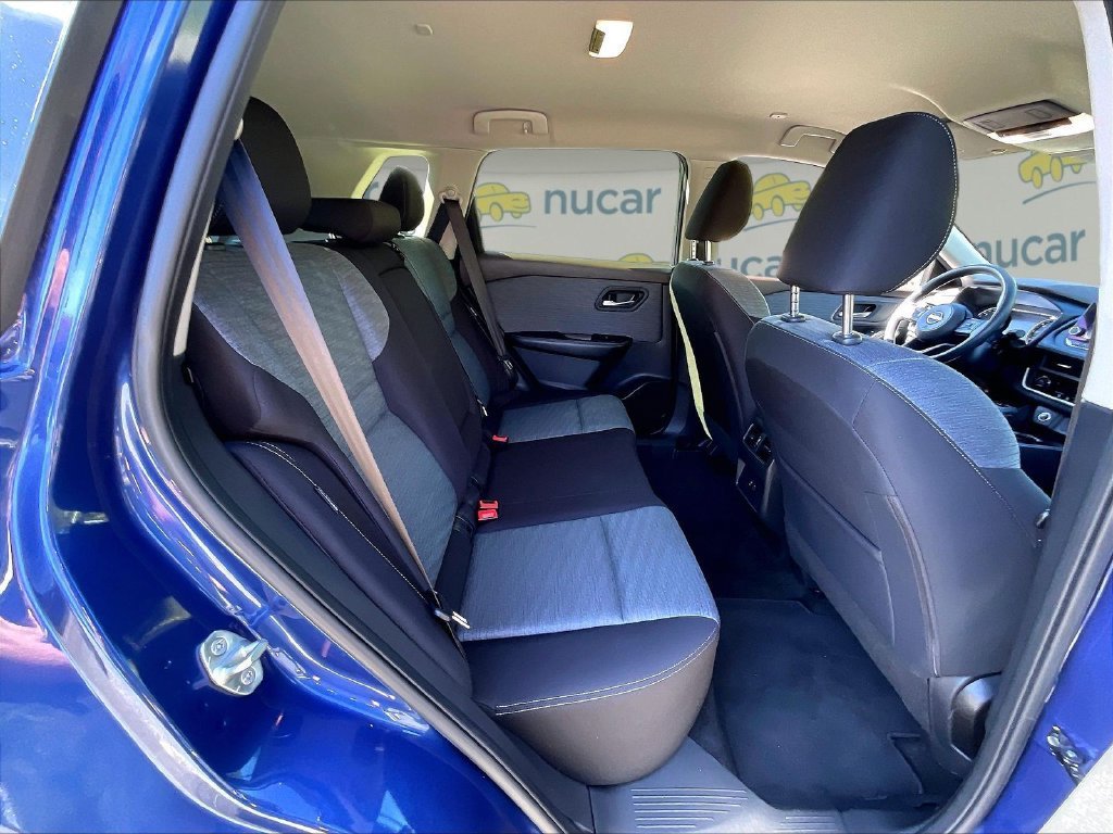 Used 2023 Nissan Rogue SV AWD/4WD image 16