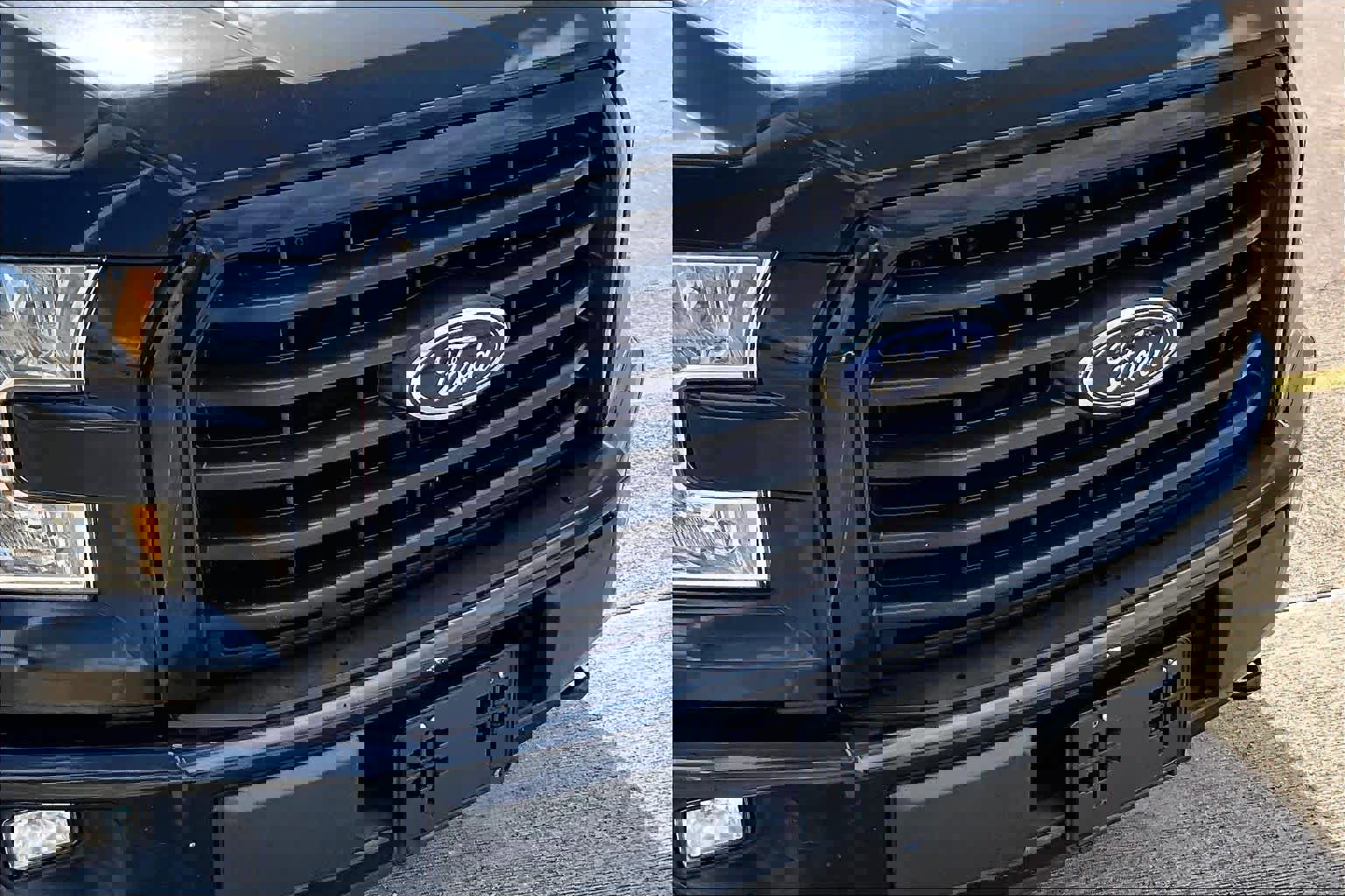 Used 2016 Ford F150 XLT w/ Equipment Group 302A Luxury image 28