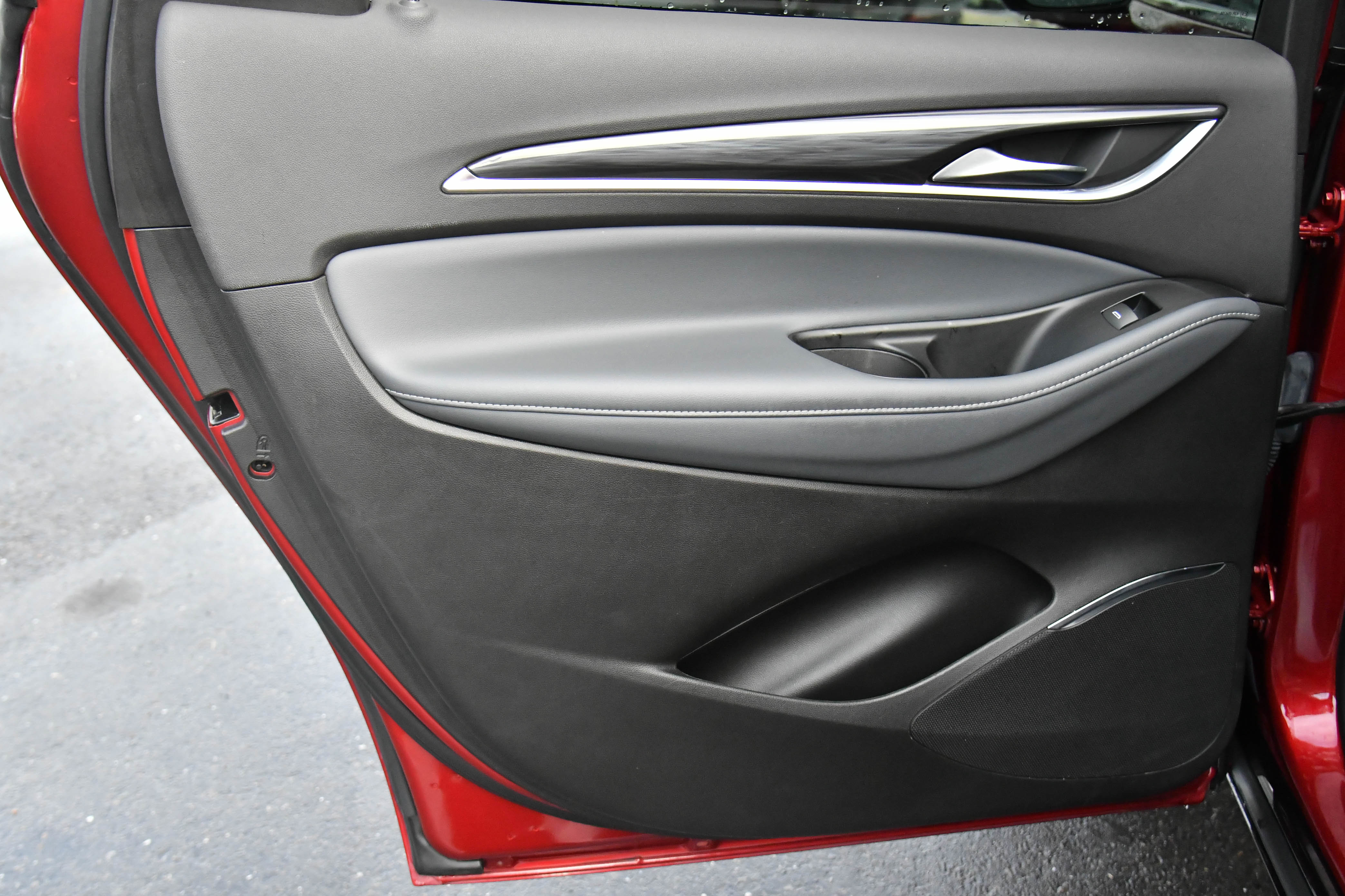 Used 2024 Buick Enclave Premium image 38