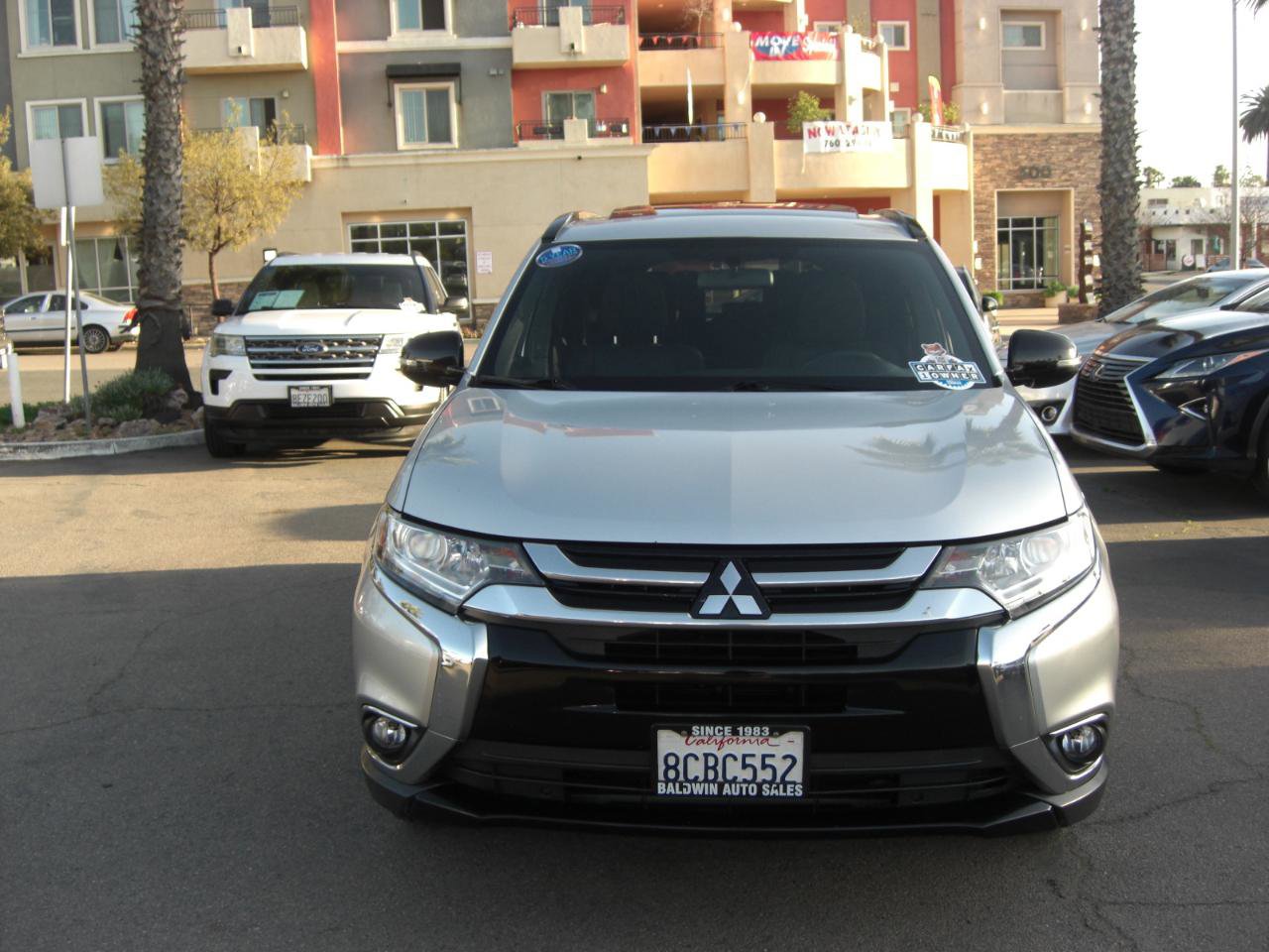 Used 2018 Mitsubishi Outlander LE FWD image 2