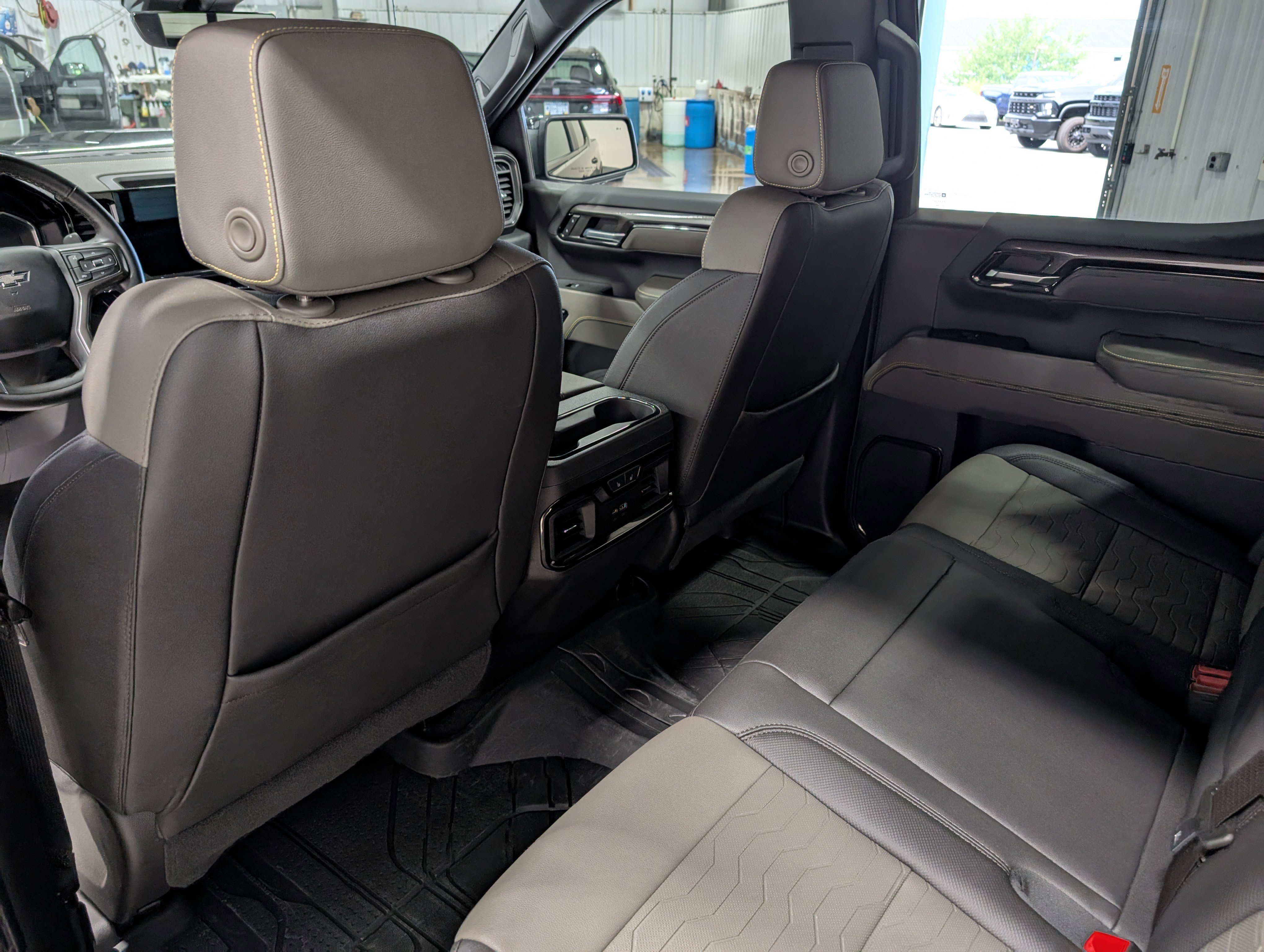 Used 2024 Chevrolet Silverado 1500 ZR2 w/ Technology Package image 22