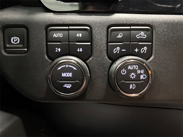 Used 2024 Chevrolet Silverado 1500 High Country w/ Technology Package image 21