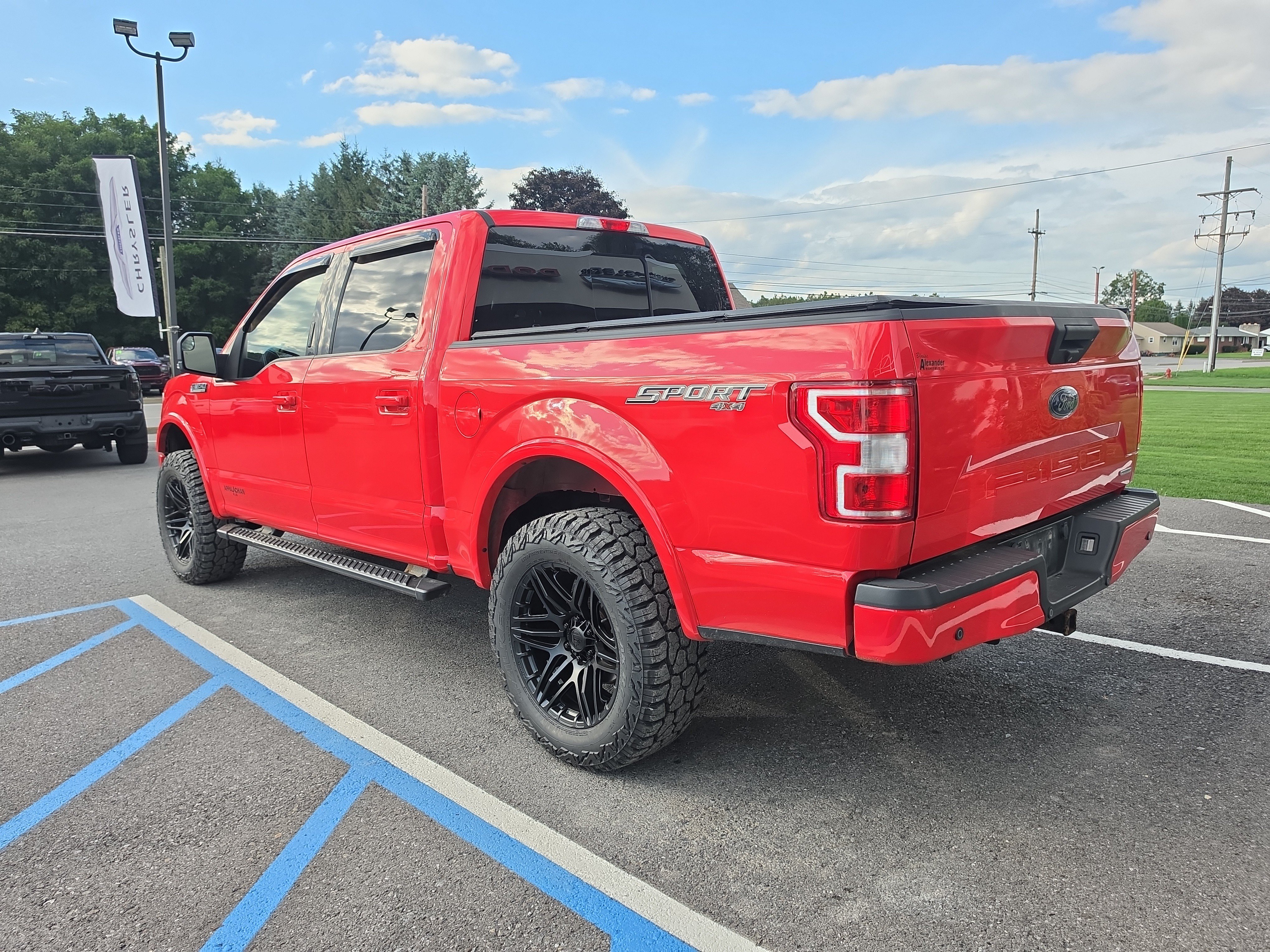 Used 2019 Ford F150 XLT w/ Equipment Group 302A Luxury AWD/4WD image 6