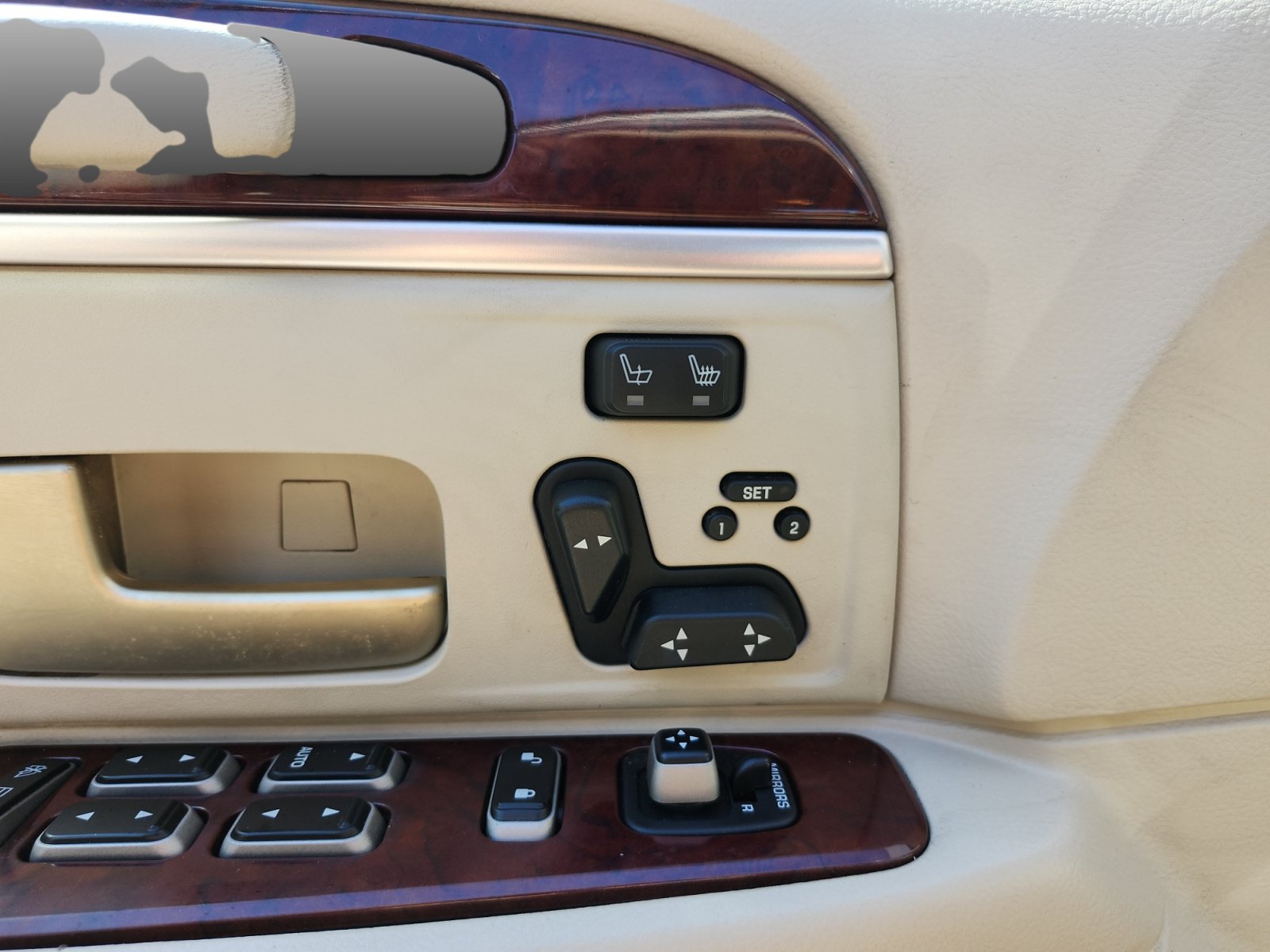 Used 2005 Lincoln Town Car Signature Limited RWD image 15