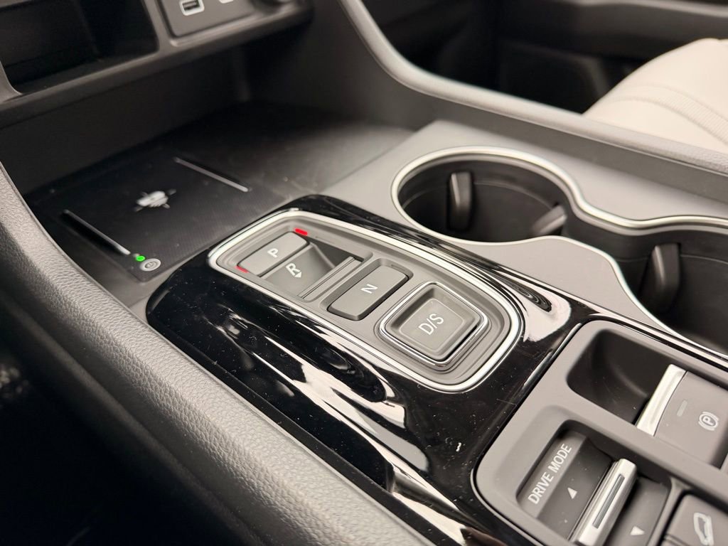 New 2025 Honda Pilot Touring image 11