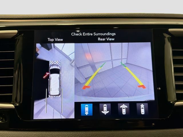 Used 2019 Chrysler Pacifica Touring Plus w/ Advanced Safetytec Group FWD image 13