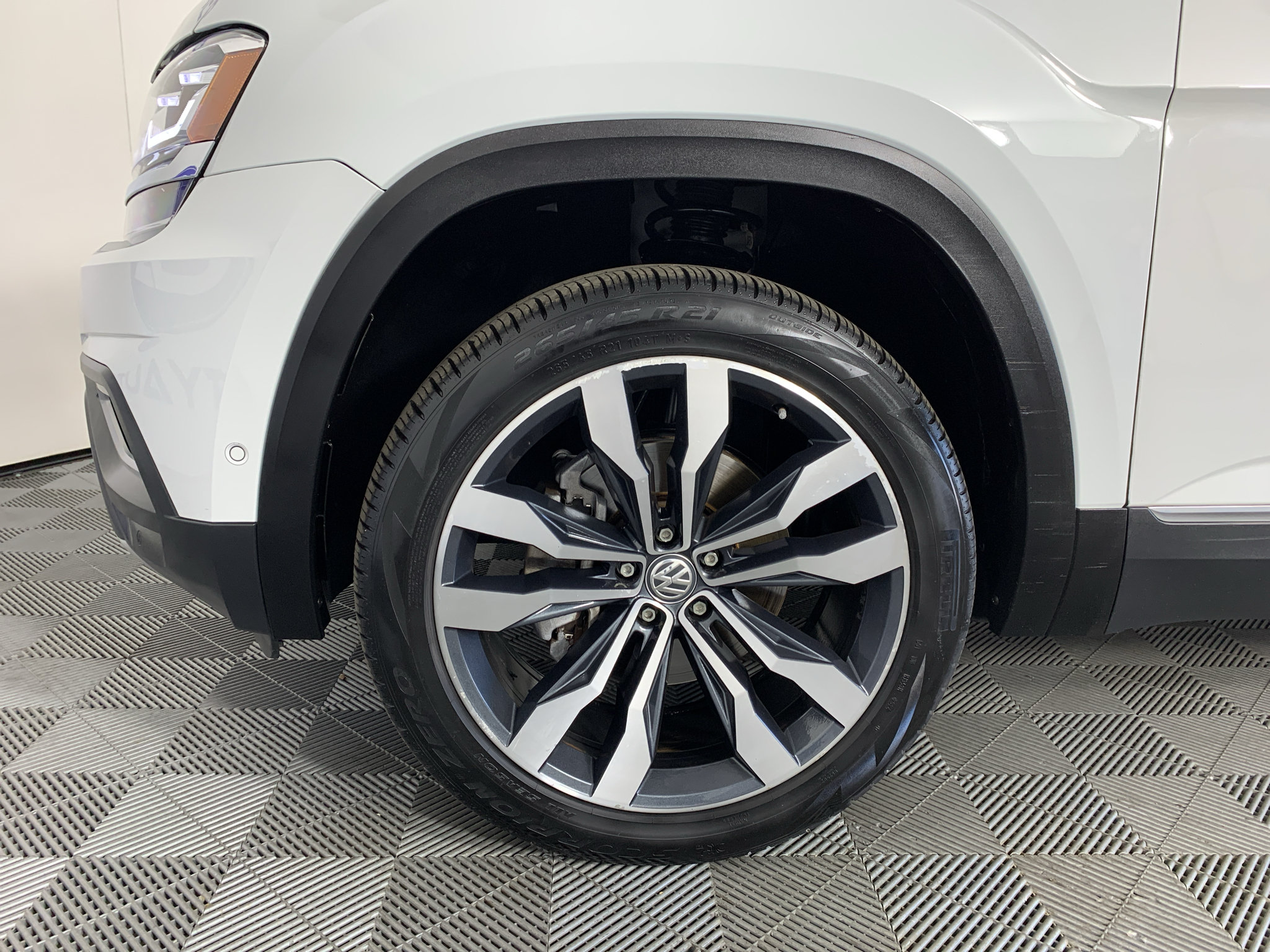 Used 2019 Volkswagen Atlas SEL Premium AWD/4WD image 11