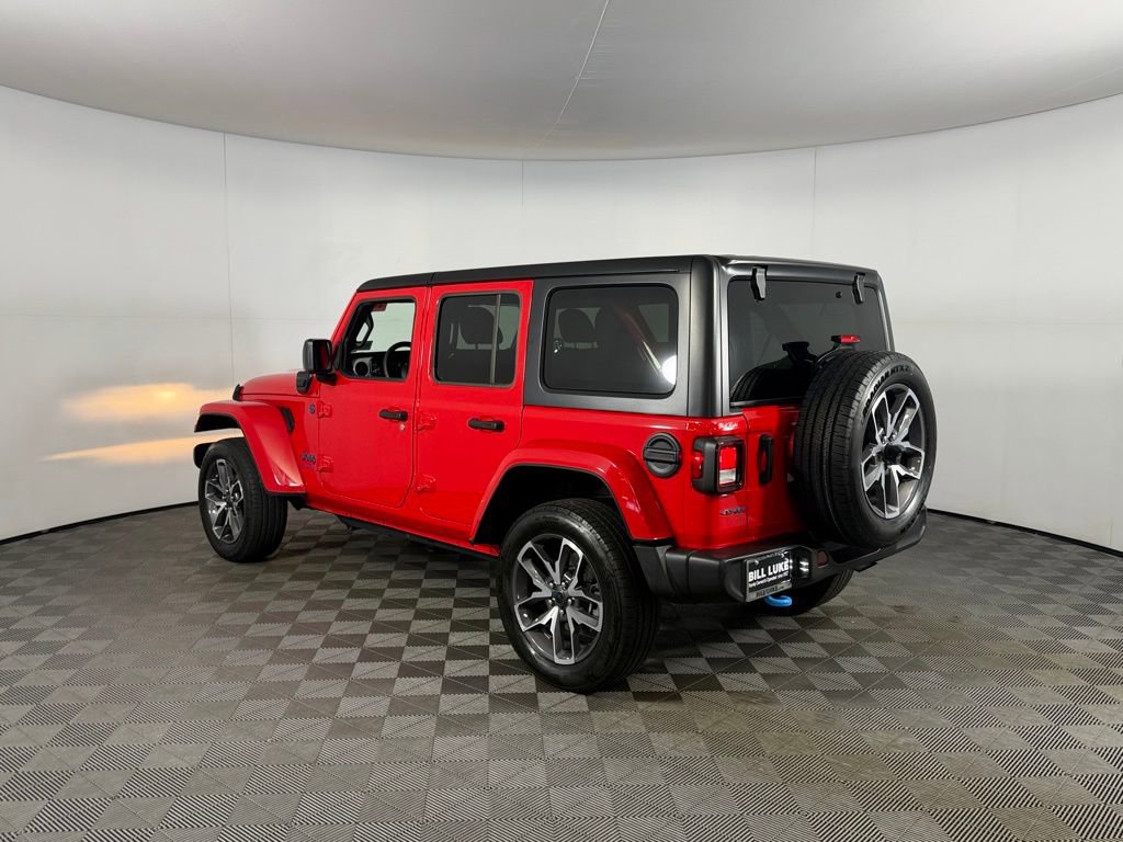 Used 2024 Jeep Wrangler Unlimited image 7