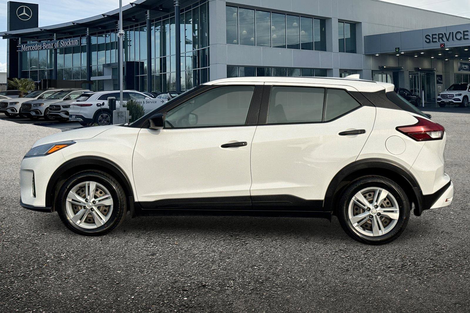 Used 2023 Nissan Kicks S image 7