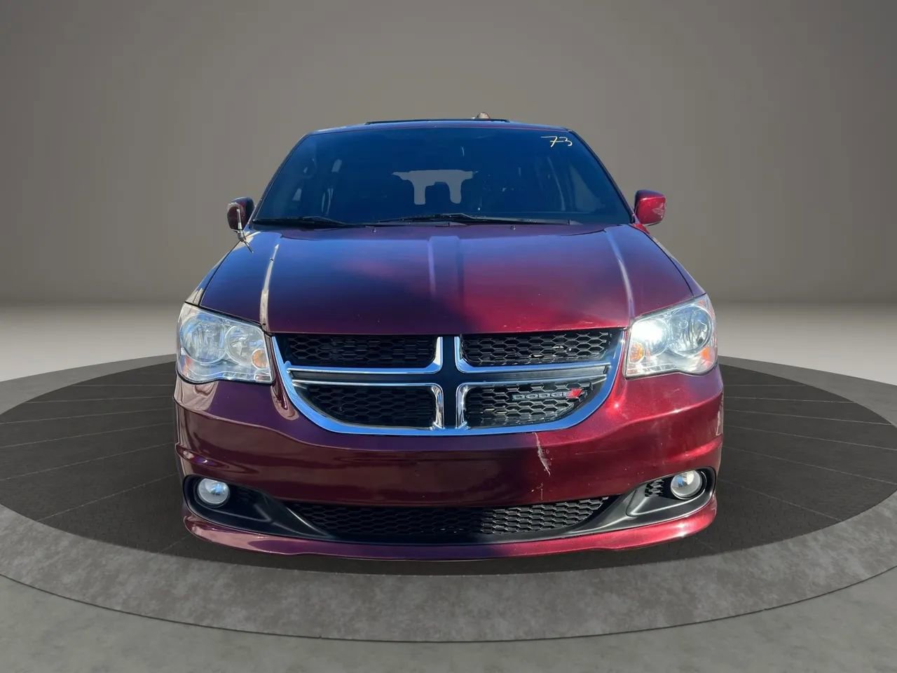 Used 2019 Dodge Grand Caravan SXT image 2