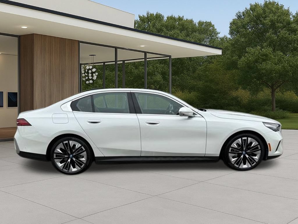 Used 2025 BMW i5 xDrive40 w/ Premium Package AWD/4WD image 7